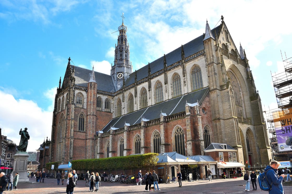 Grote of Sint-Bavokerk aan de Grote Markt in Haarlem